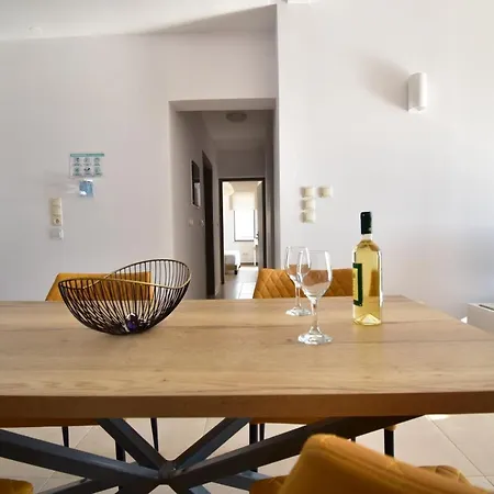Kallixeni Villa *
